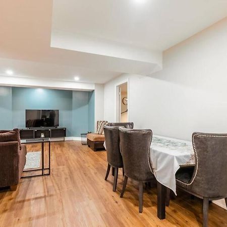 מיסיסאוגה Spacious Basement מראה חיצוני תמונה