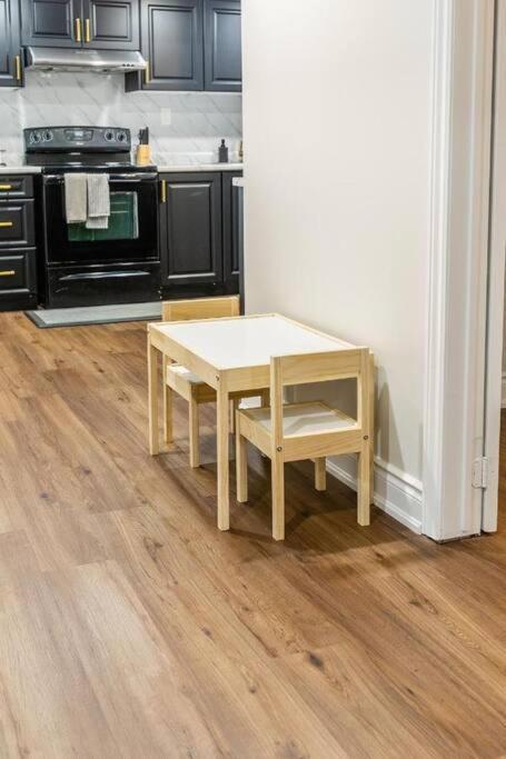 מיסיסאוגה Spacious Basement מראה חיצוני תמונה